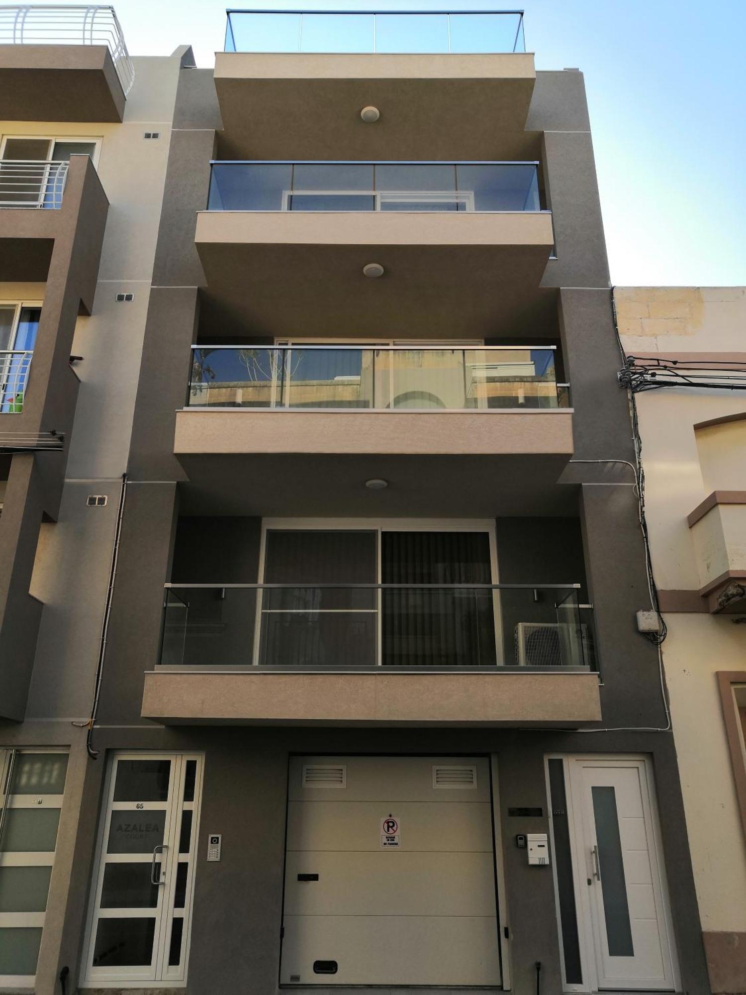 לוקה Modern Apartment With Large Outdoor Area - Sleeps 7, Close To Malta International Airport מראה חיצוני תמונה