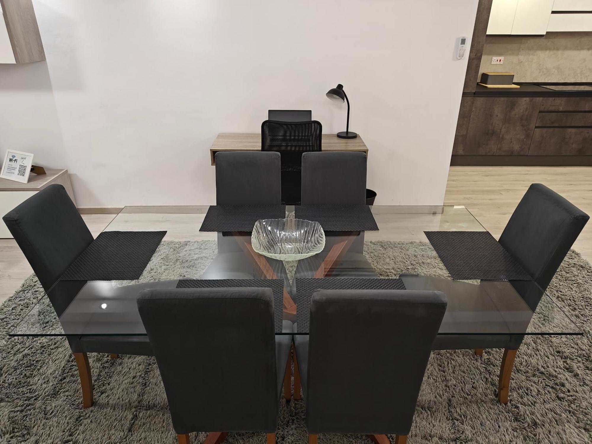 לוקה Modern Apartment With Large Outdoor Area - Sleeps 7, Close To Malta International Airport מראה חיצוני תמונה