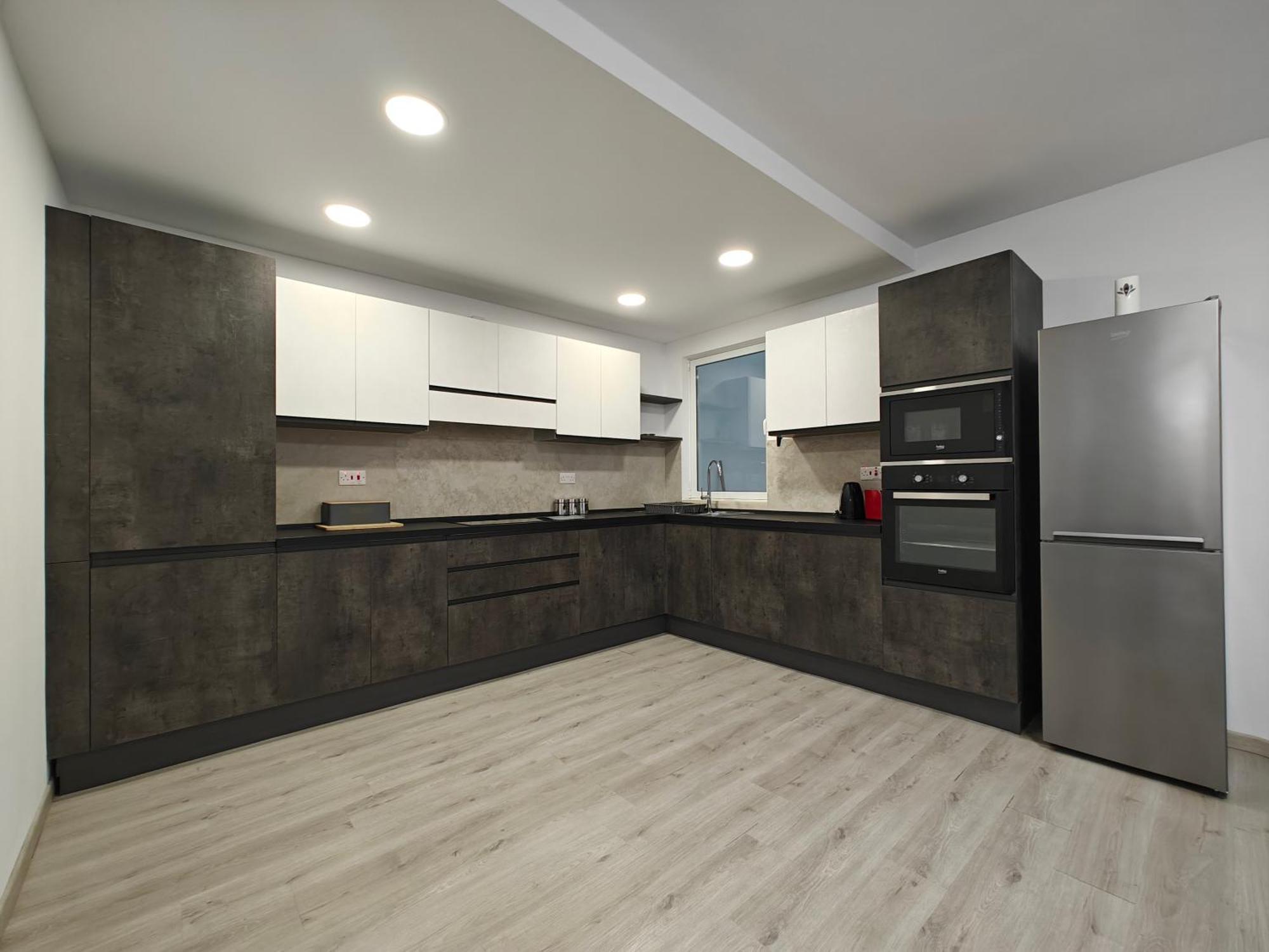 לוקה Modern Apartment With Large Outdoor Area - Sleeps 7, Close To Malta International Airport מראה חיצוני תמונה
